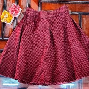 Woollen houndstooth design skirt